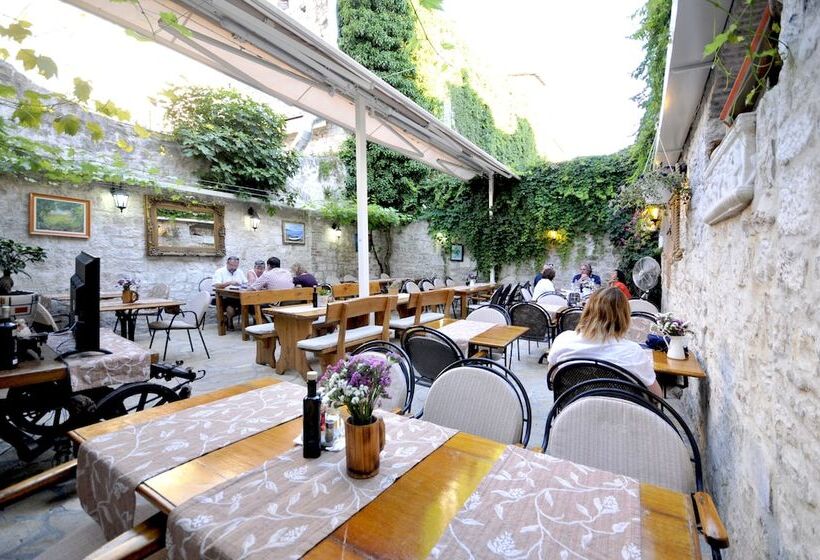 ペンション Palace Central Square