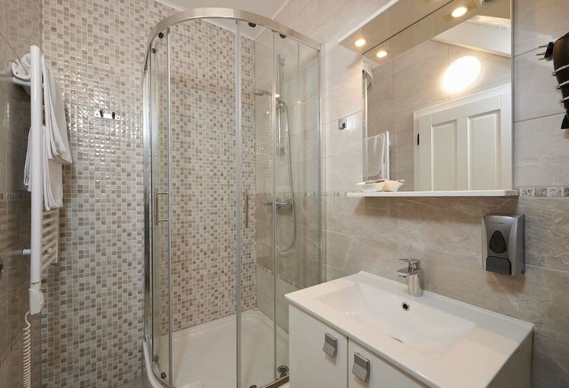 پانسیون Palace Central Square