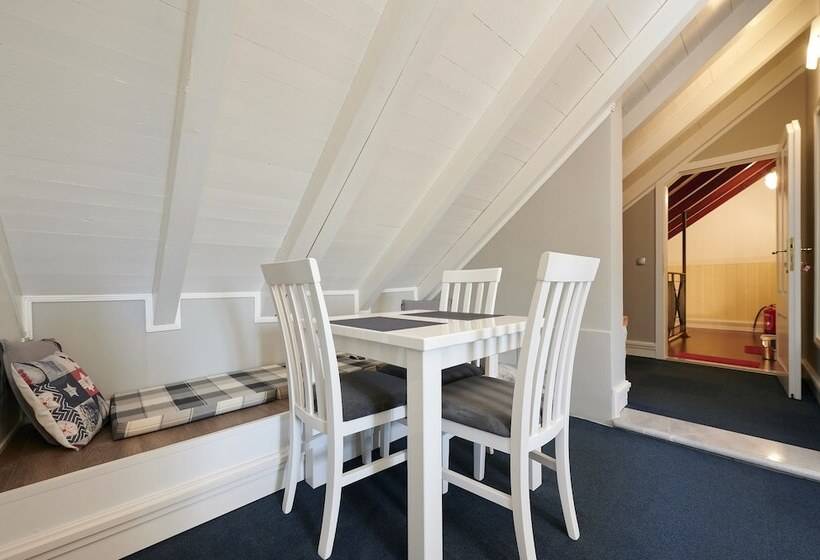 ペンション Palace Central Square