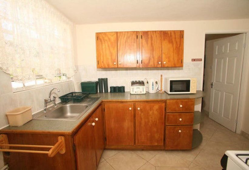 پانسیون Palm Paradise Guest House And Apartments