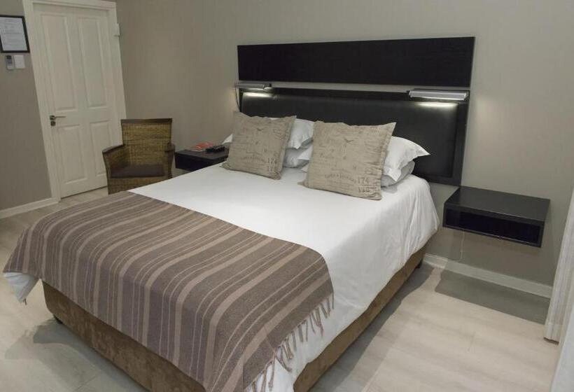 פנסיון The Suburban Guest House