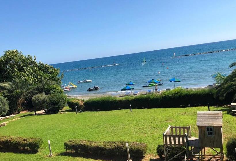 River Beach Apartment 101