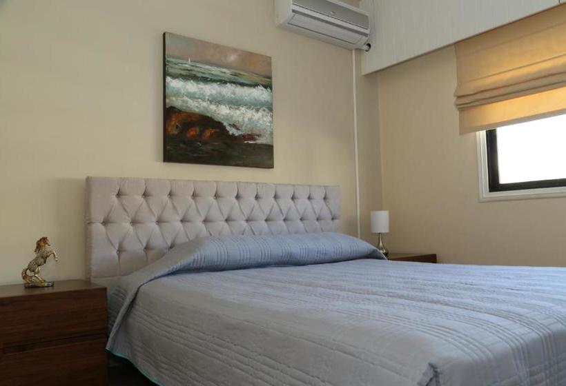 River Beach Apartment 101