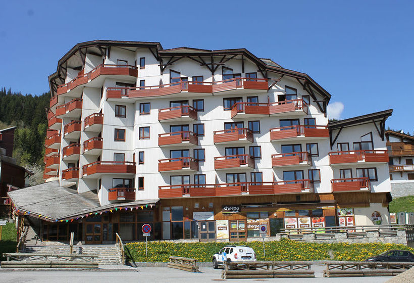 Residence Britania Cles Blanches