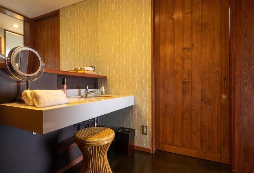 ריוקאן Kusayane No Yado Ryunohige