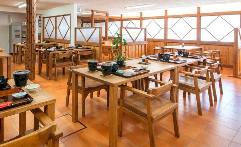 Рёкан Shiretoko Village