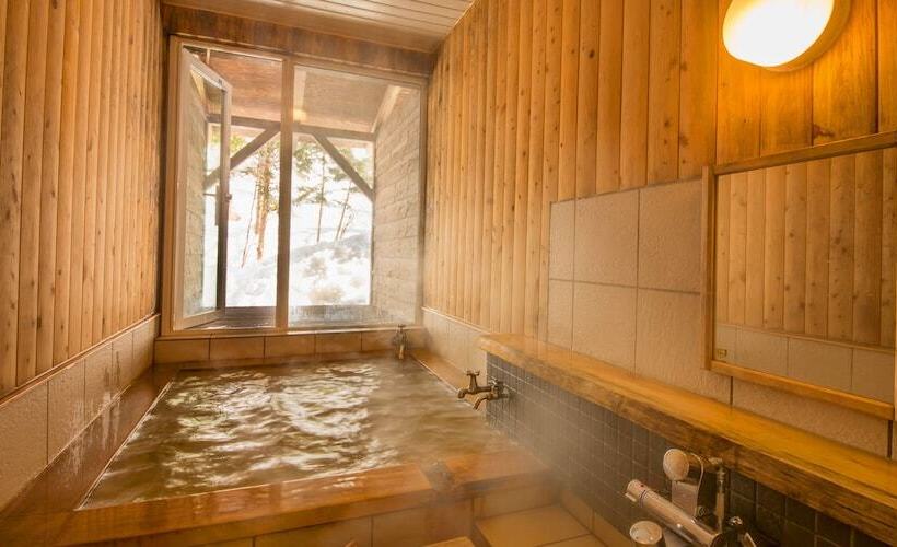 Рёкан Shiretoko Village