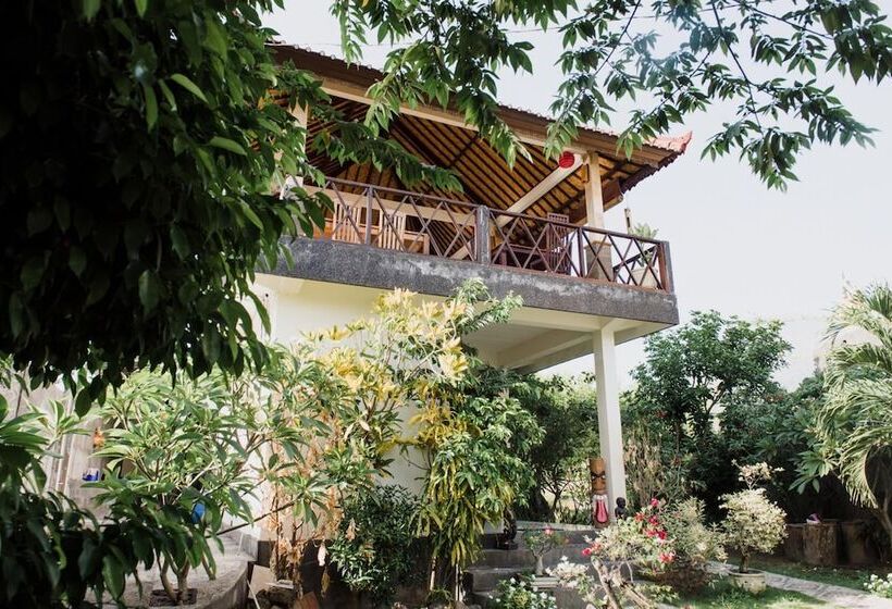 Segara Tegeh   Hostel