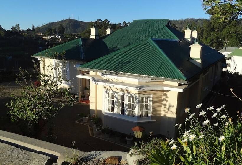 Senani Colonial Holiday Bungalow