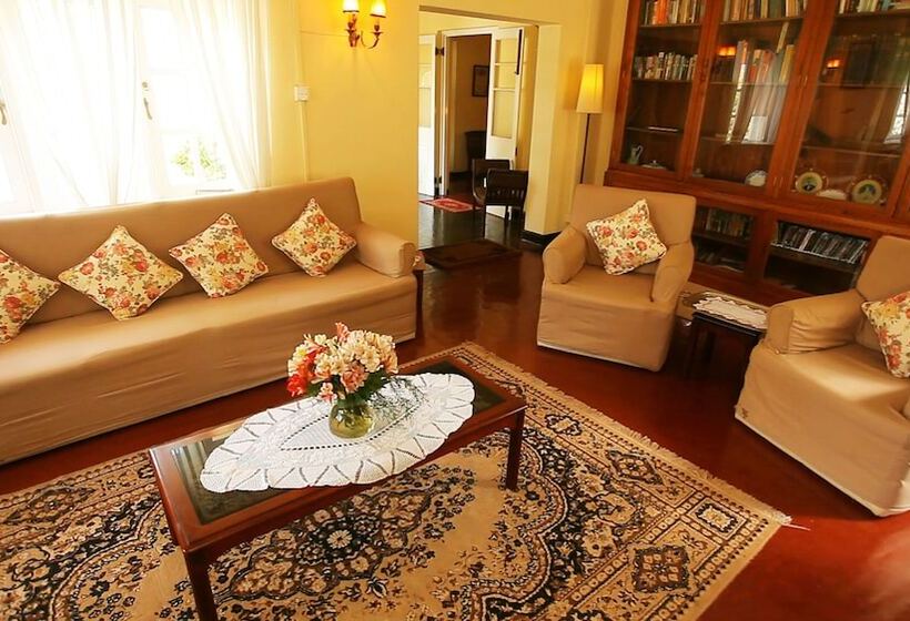 Senani Colonial Holiday Bungalow