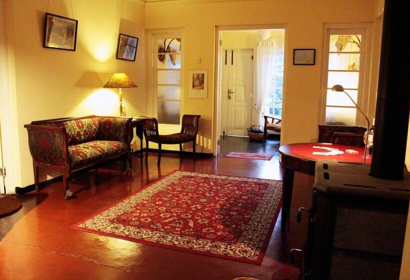 Senani Colonial Holiday Bungalow