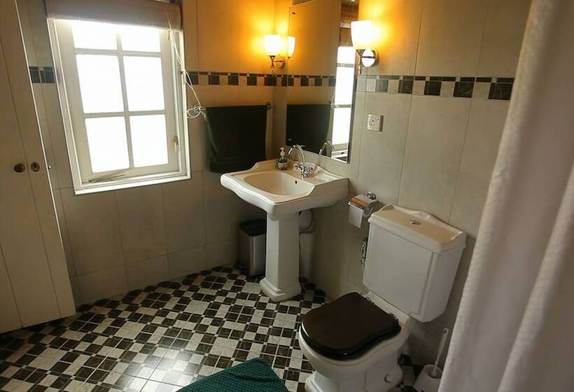 Senani Colonial Holiday Bungalow