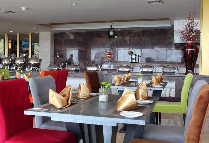 Swiss Belhotel Makassar