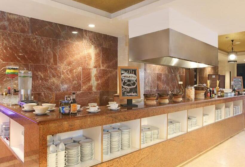 Swiss Belhotel Makassar