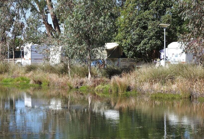 Victoria Lake Holiday Park