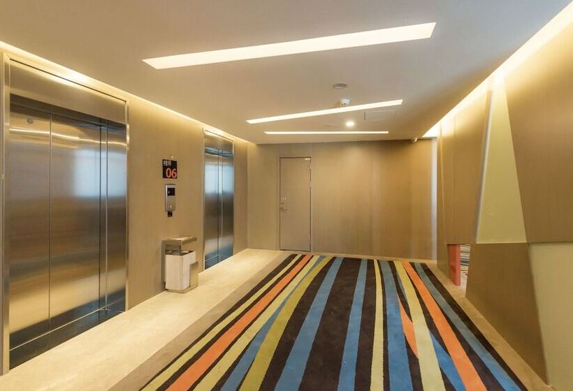 Guangzhou Baiyun Airport Rejoice By Argyle Hotel Rehe Metro Exit B   Free Shuttle Bus Is Provided Du