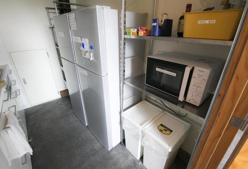 Wise Owl Hostels Tokyo