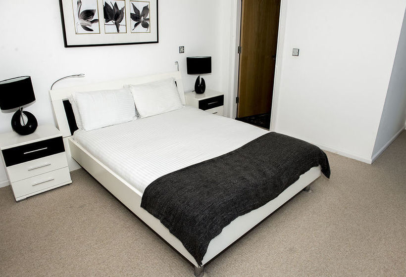 Zen Apartments   City Airport London