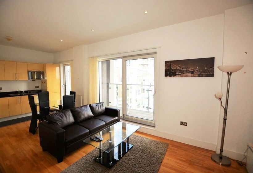 Zen Apartments   City Airport London