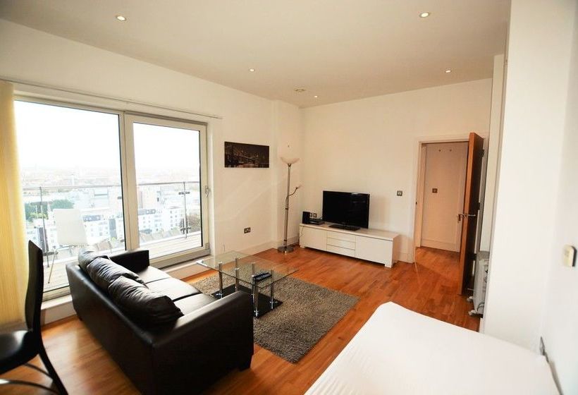 Zen Apartments   City Airport London