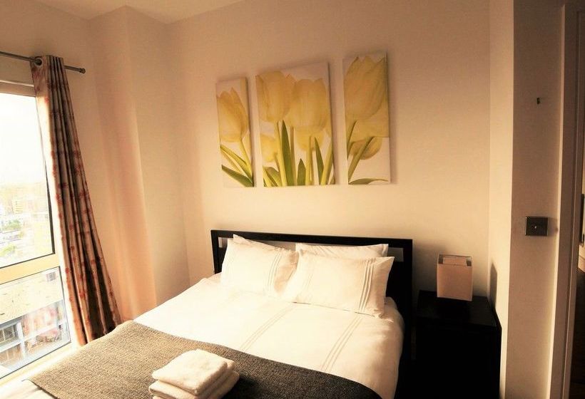 Zen Apartments   City Airport London