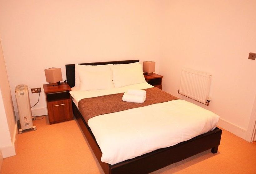 Zen Apartments   City Airport London