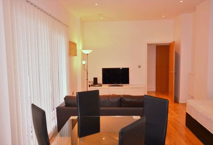 Zen Apartments   City Airport London