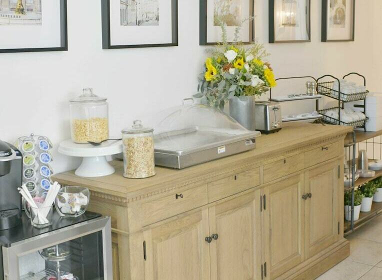 5th East Hall Bed & Breakfast