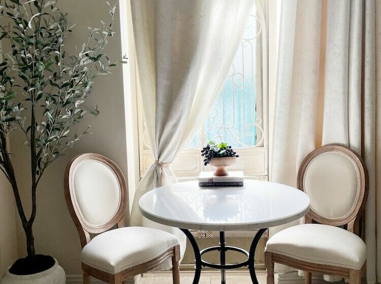 5th East Hall Bed & Breakfast