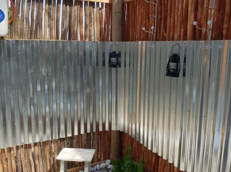 Общежитие Oasis Shanti Backpackers