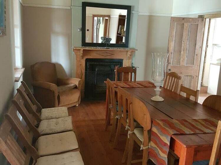 Общежитие Oasis Shanti Backpackers