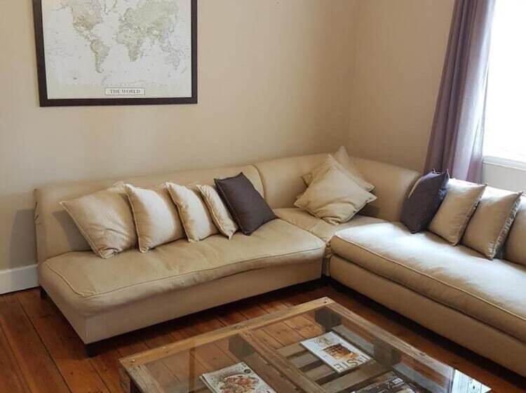 Общежитие Oasis Shanti Backpackers