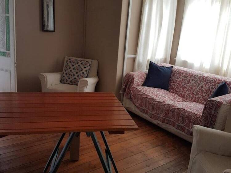 Общежитие Oasis Shanti Backpackers