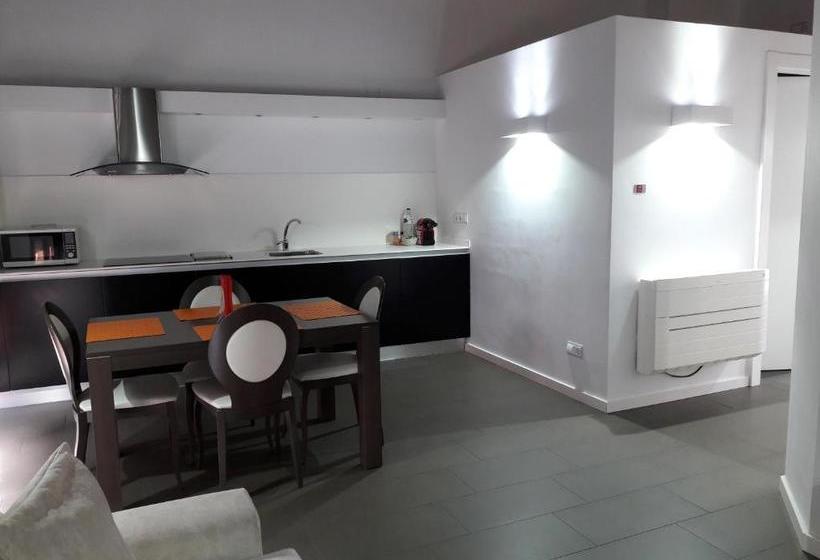 Apartaments Y Habitacions Entre Volcans