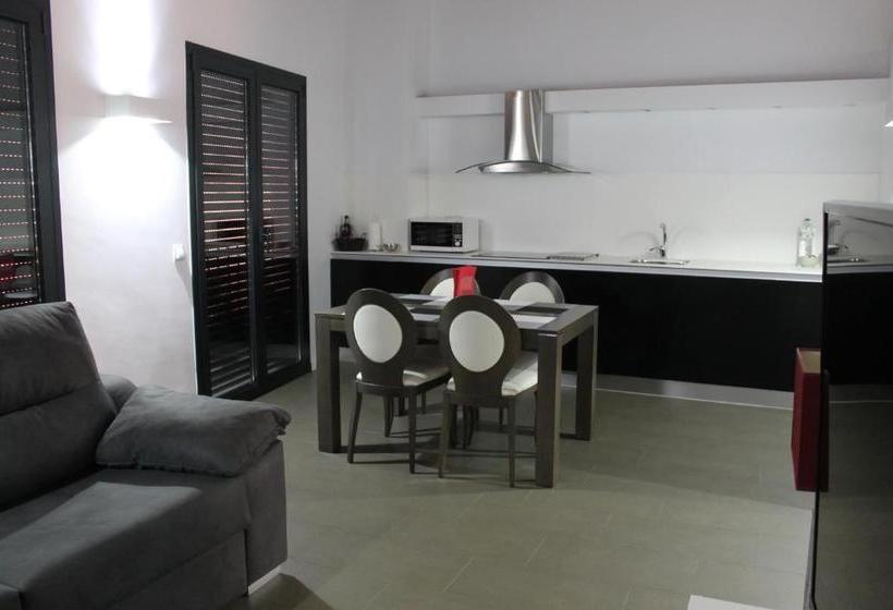 Apartaments Y Habitacions Entre Volcans