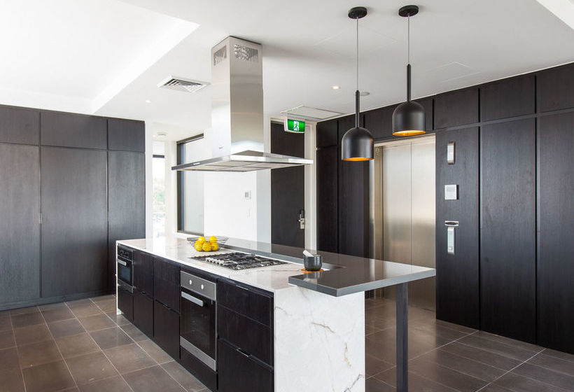 Apartment  East Central