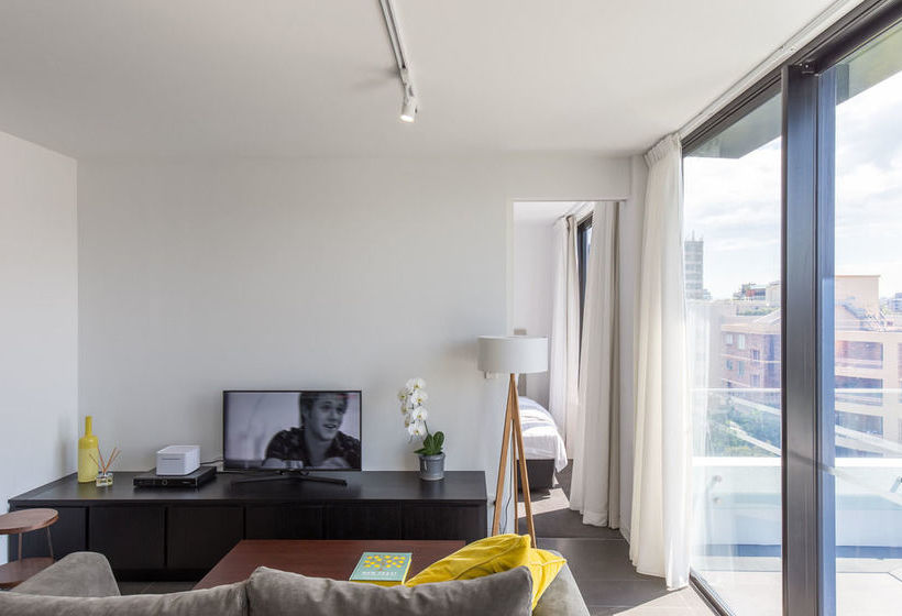 Apartment  East Central