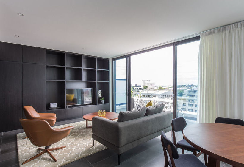 Apartment  East Central