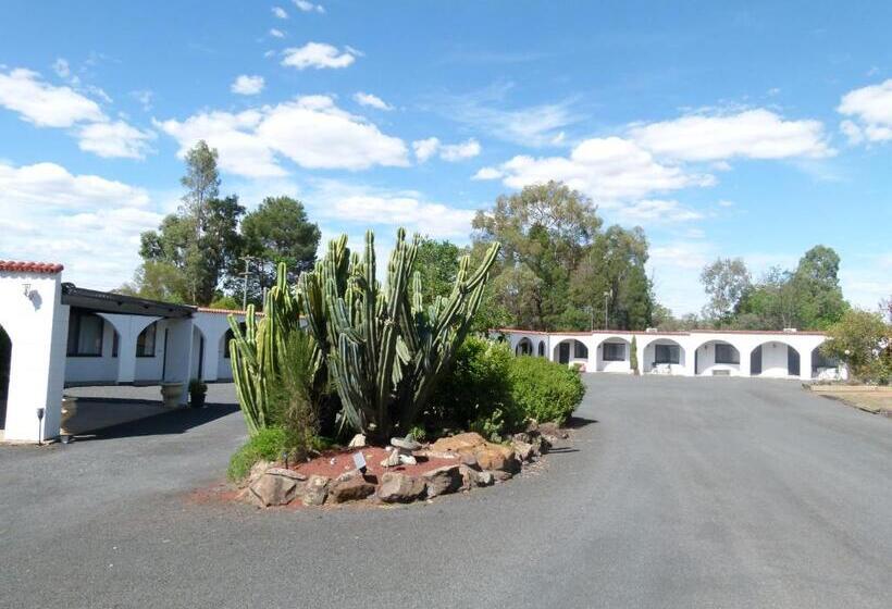 Azalea Motel