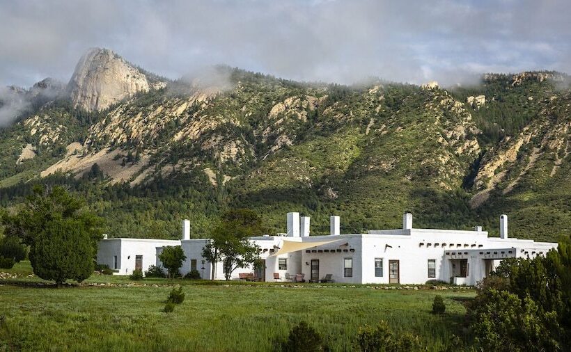 Bed and Breakfast Casa Del Gavilan Historic Inn