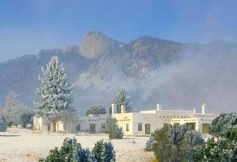 Bed and Breakfast Casa Del Gavilan Historic Inn