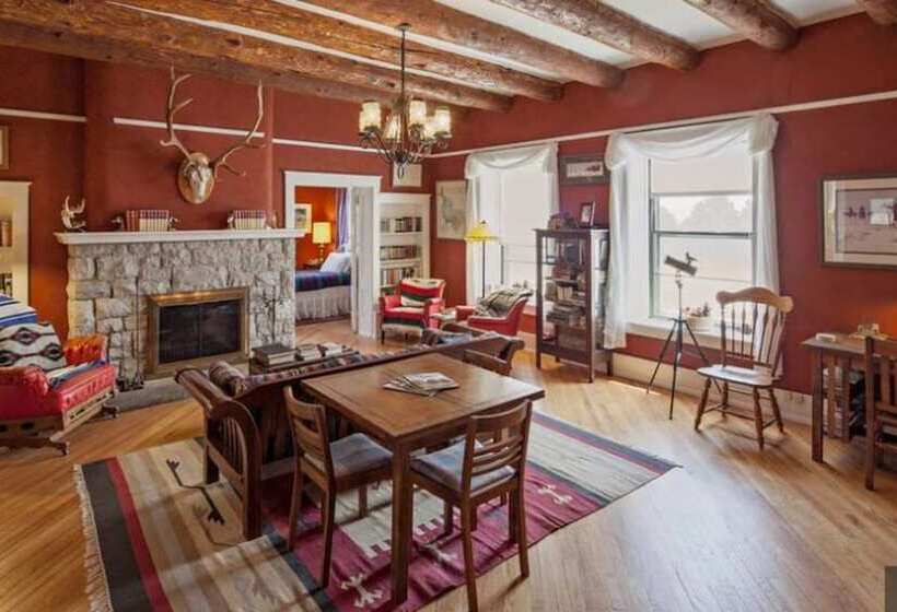 Bed and Breakfast Casa Del Gavilan Historic Inn