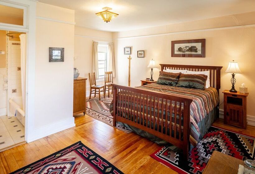 Bed and Breakfast Casa Del Gavilan Historic Inn