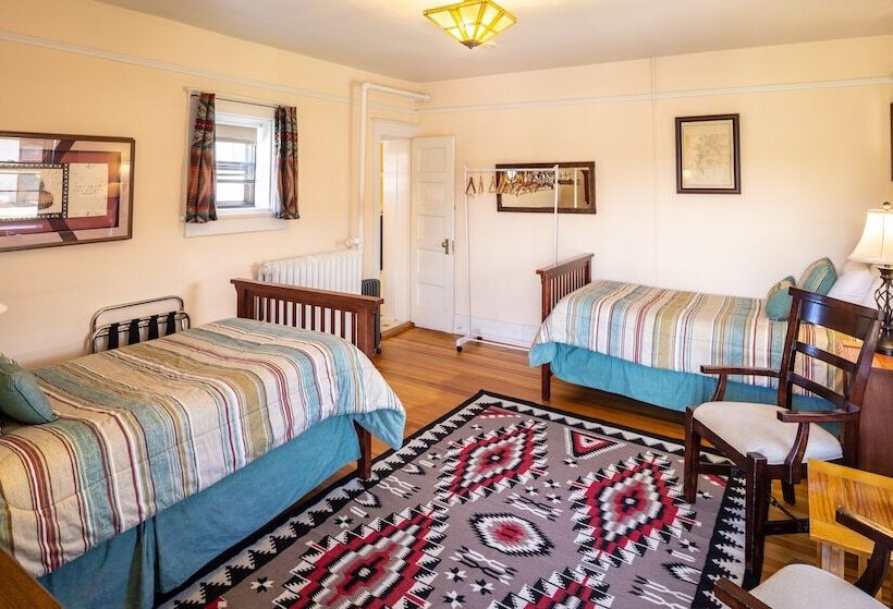 Bed and Breakfast Casa Del Gavilan Historic Inn