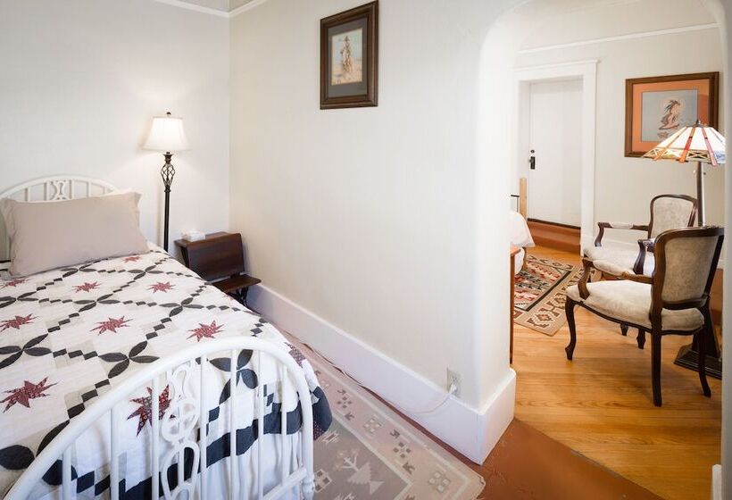 Bed and Breakfast Casa Del Gavilan Historic Inn