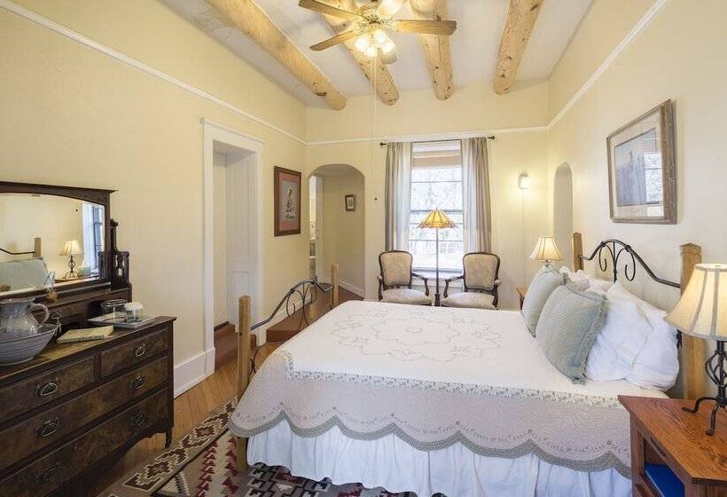 Bed and Breakfast Casa Del Gavilan Historic Inn