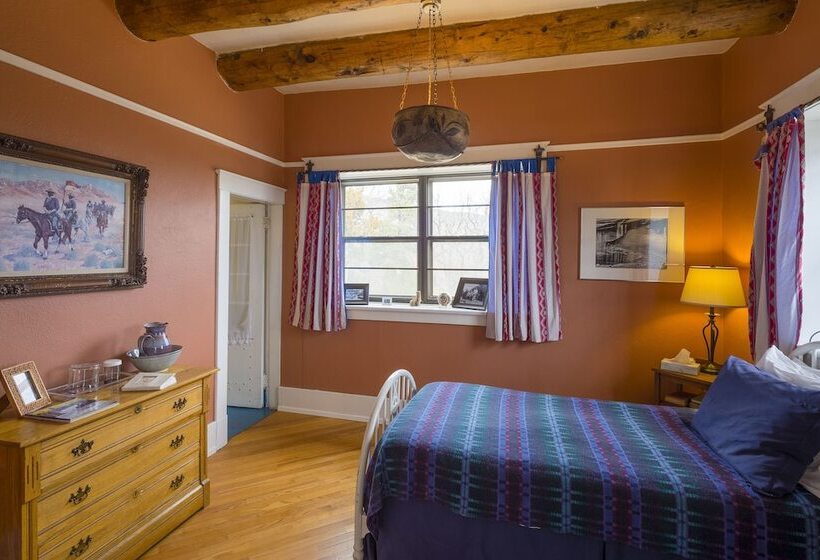 Bed and Breakfast Casa Del Gavilan Historic Inn