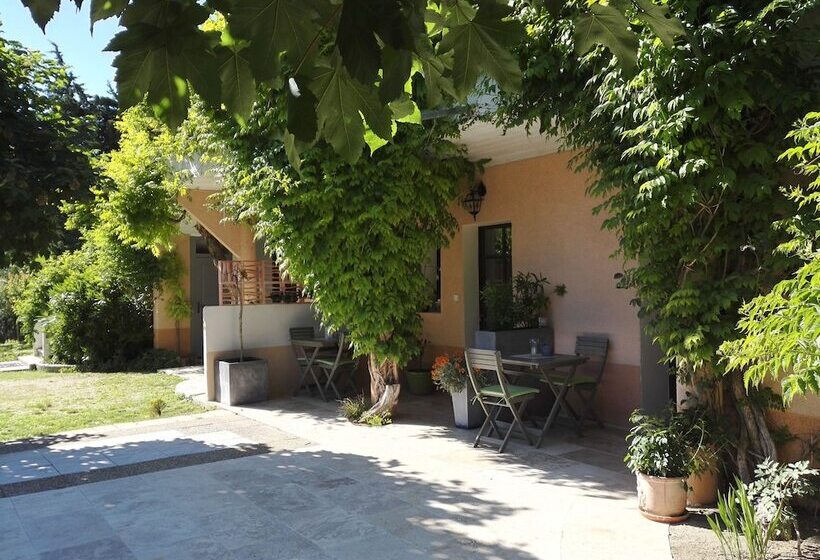 ベッドアンドブレックファースト Chambres D Hôtes La Chrysalide