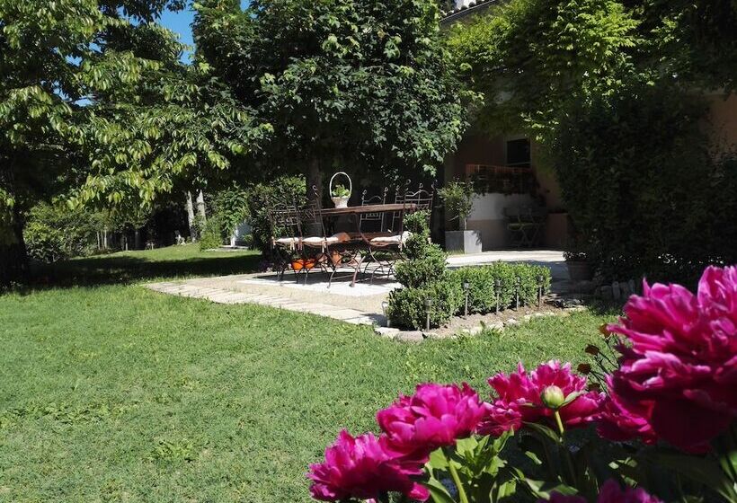 ベッドアンドブレックファースト Chambres D Hôtes La Chrysalide