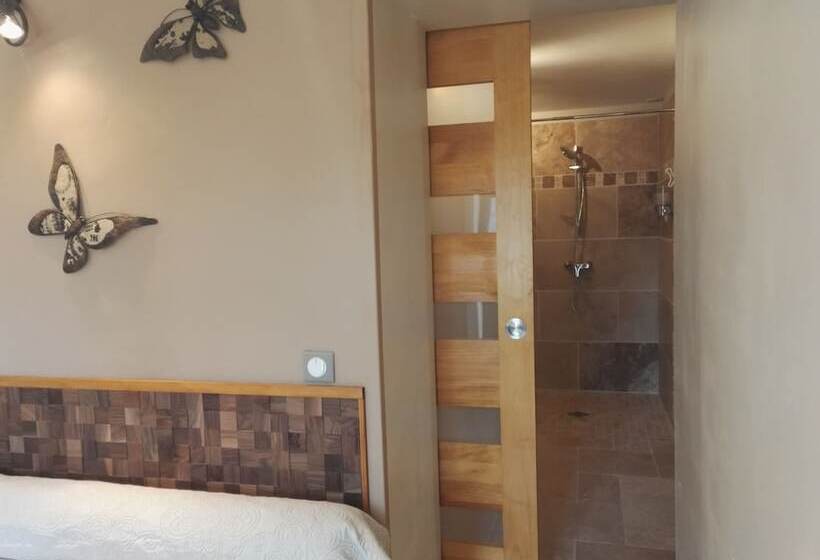 ベッドアンドブレックファースト Chambres D Hôtes La Chrysalide